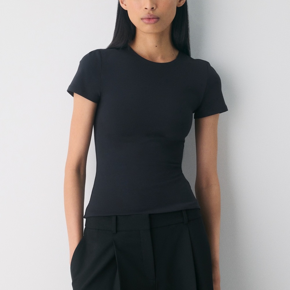 Babaton
CONTOUR CREW T-SHIRT